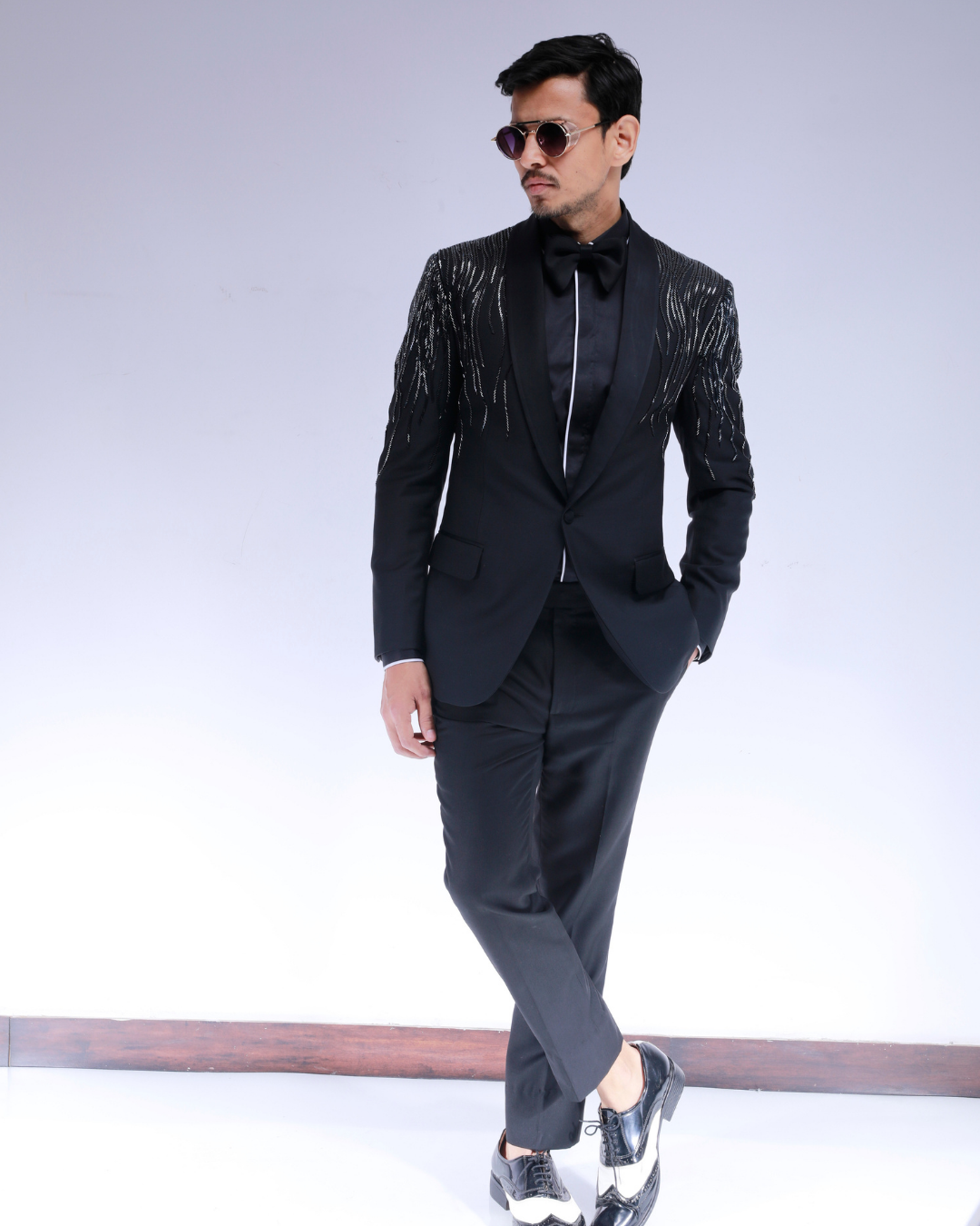 Noir Lumino Tuxedo