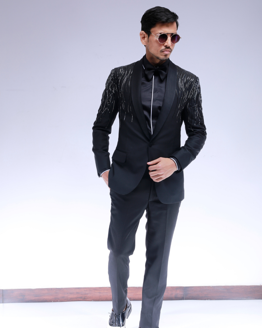 Noir Lumino Tuxedo