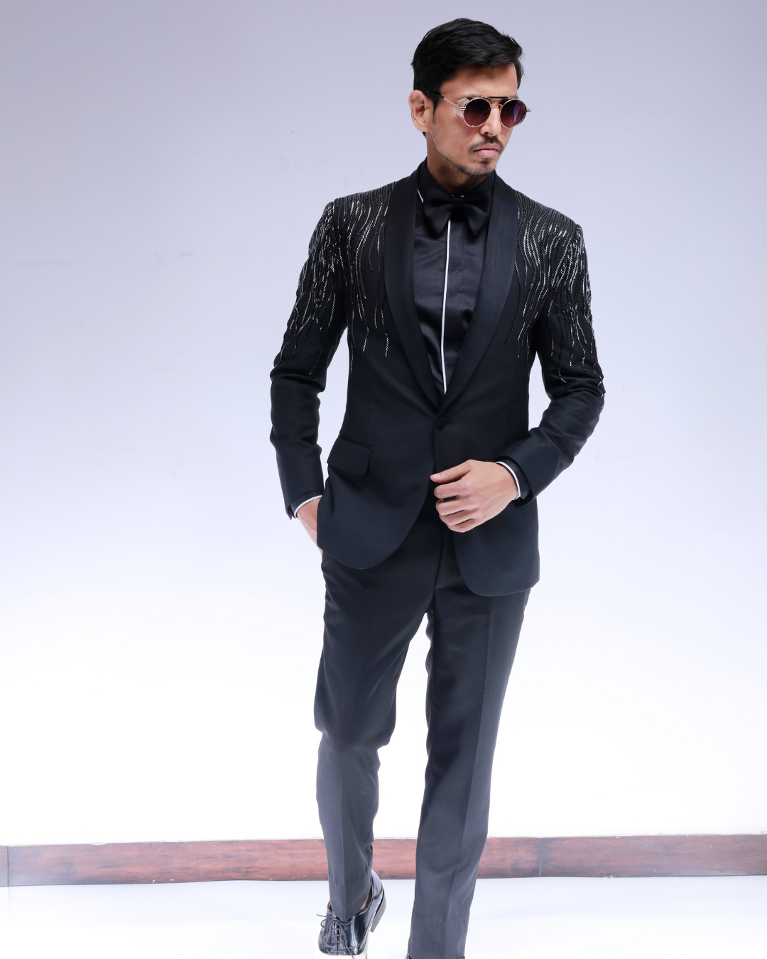 Noir Lumino Tuxedo
